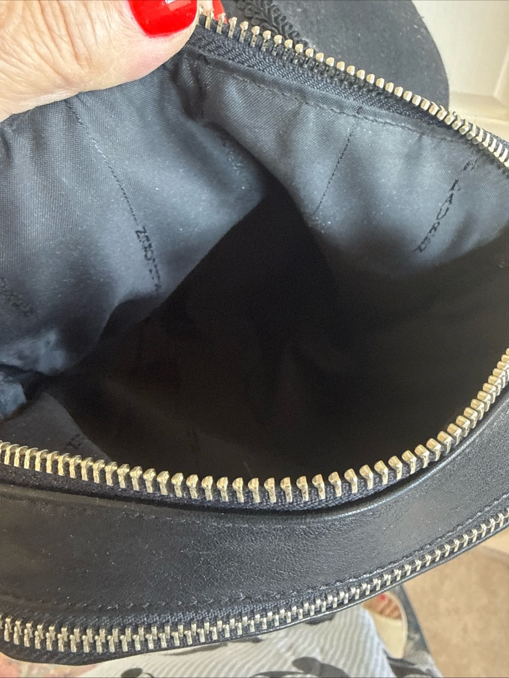Ralph Lauren Vintage Black Leather Crossbody Bag with Silver Hardware - Picture 12 of 15